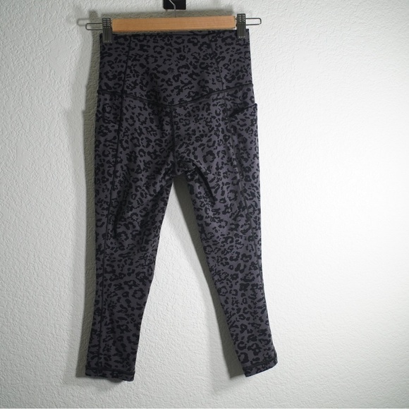 Athleta Leggings Women’s Salutation II Capri Black High Rise Yoga Size XS - Picture 3 of 8